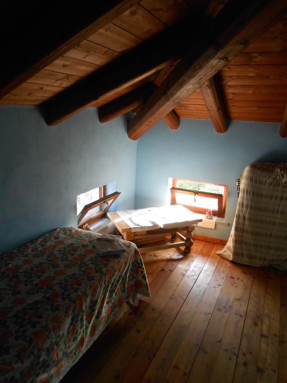 Azienda Agrituristica Risveglio Naturale ヴァレーゼ・リーグレ 部屋 写真