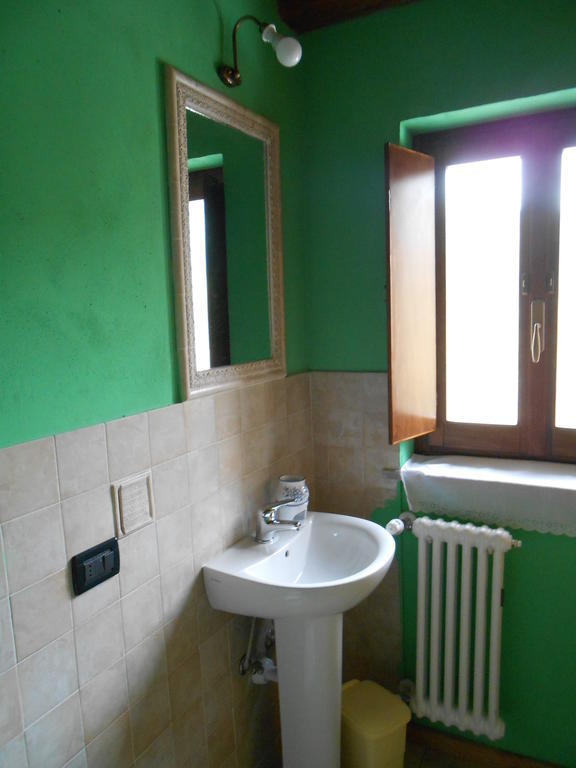 Azienda Agrituristica Risveglio Naturale ヴァレーゼ・リーグレ 部屋 写真